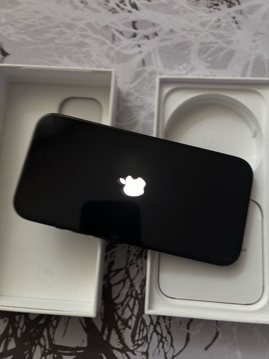 Iphone 15 functioneaza  impecabil