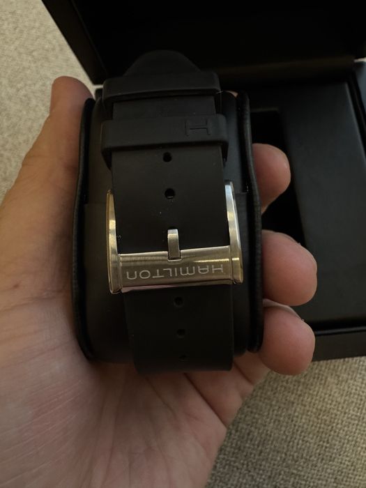 На продаже оригинальные часы Hamilton Ventura