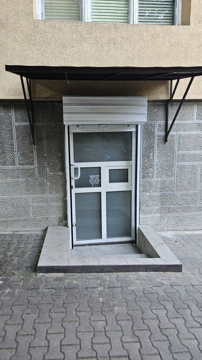 Дава се под наем Магазин в Стара Загора, Център - 17 кв.м за 180 € - Снимка #1