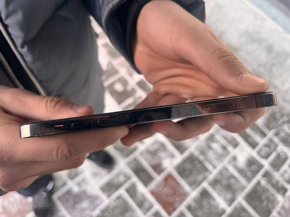 Обменяю айфон 12 про