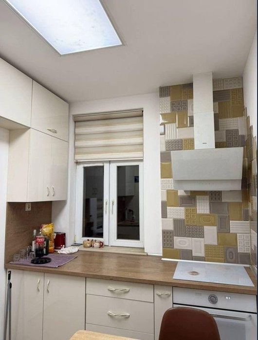 Дава се под наем Тристаен апартамент в София, Център - 92 кв.м за 996.03 € - Снимка #2