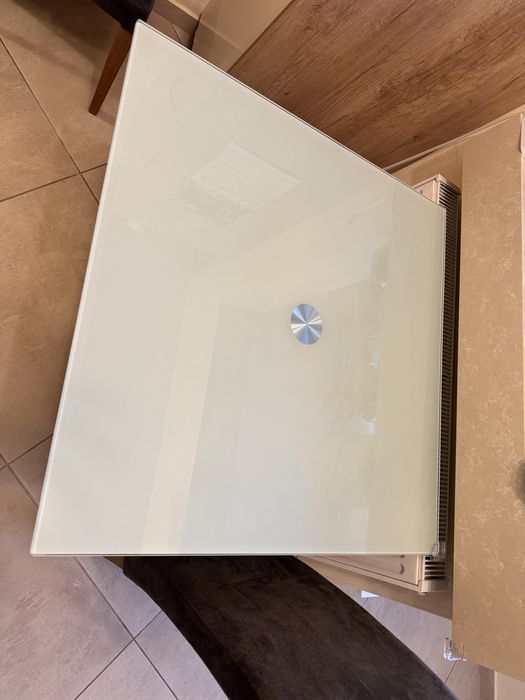 Кухненска маса от темперирано стъкло  80х80