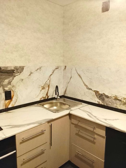 Продам 2х ком. 4эт, ул.Абая. Капит.ремонт