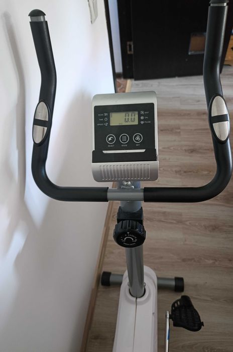 Vând bicicleta statica Go for fit