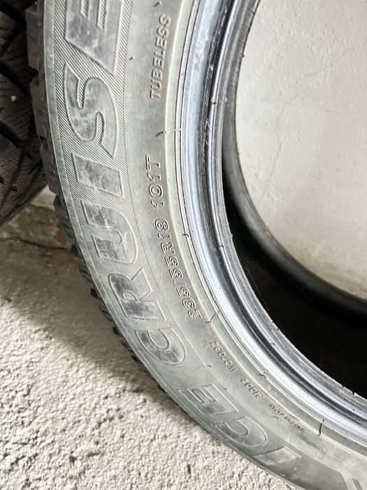 Шины зимние комплект Bridgestone