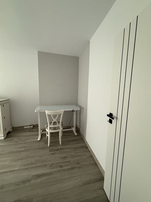 Birou reglabil pe inaltime cu USB