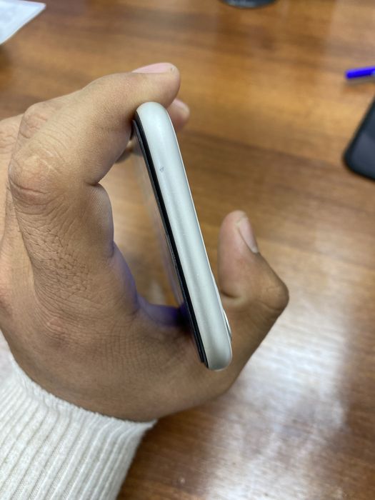 Iphone 11 oq ideal sotiladi 64 gb