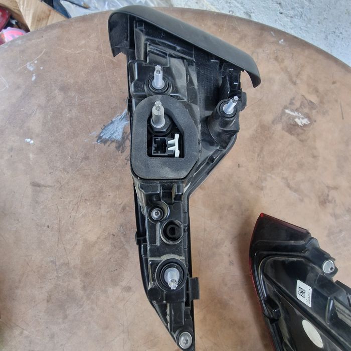 Audi A4 B9.5 face lift kombi 2020 ляв и десен стоп 19-24