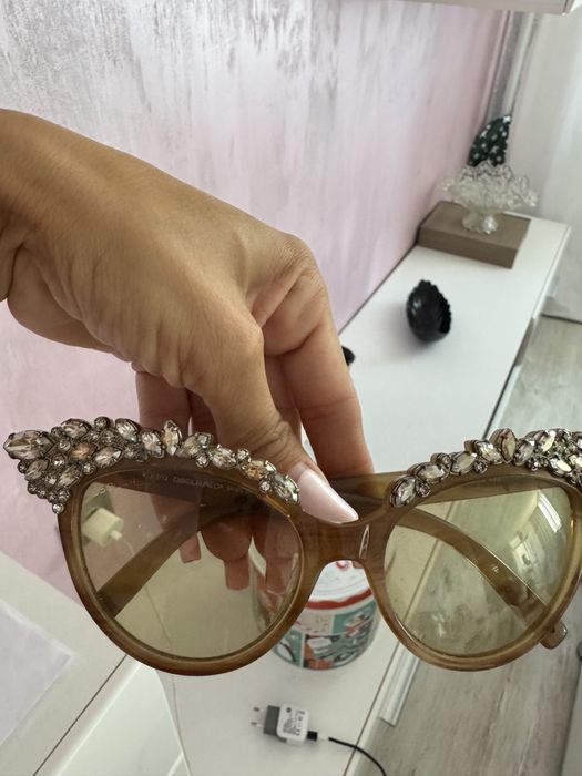 Уникални очила на DSQ2