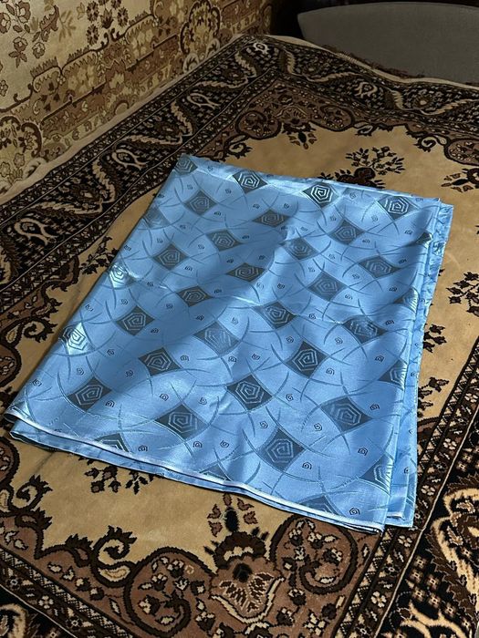 Плотные шторы с лабрикеном для зала