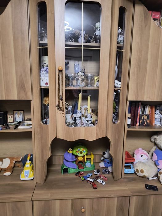 Biblioteca sufragerie