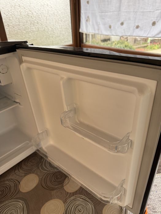 CHIQ мини хладилник