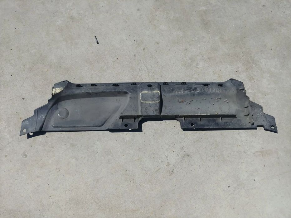 traversa capac trager audi a5 8t 8t0807081f