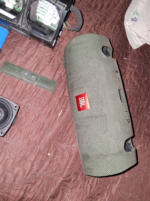 Vând boxa jbl extreme 2 la piese