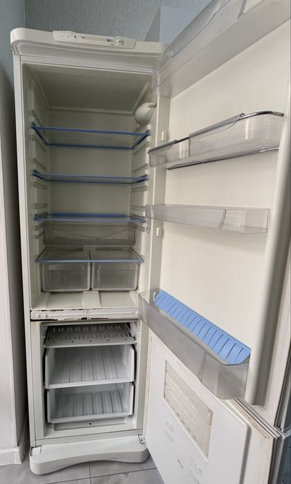 Хододильник indesit