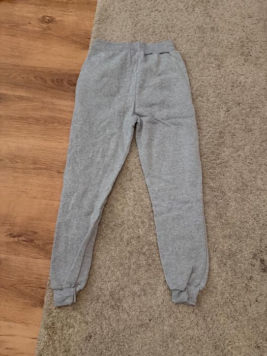 Pantaloni essentials