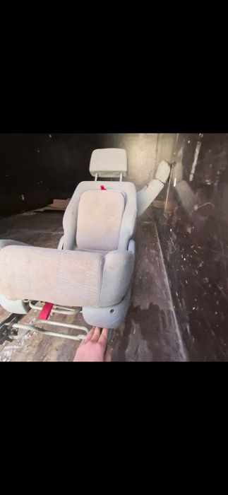 Продам сиденье на шаран форд газель