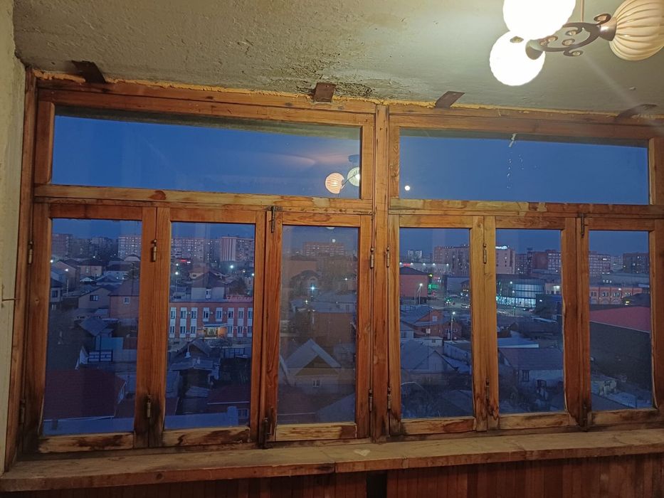 Окно деревянное.