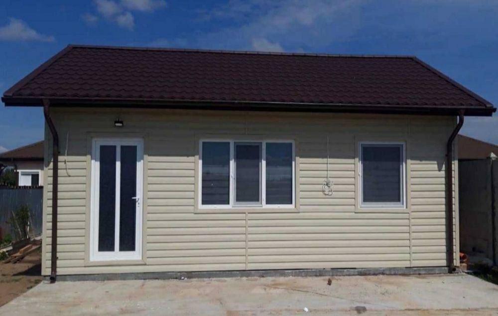 Casa modulare pe structura metalica si panou sandwich termoizolant