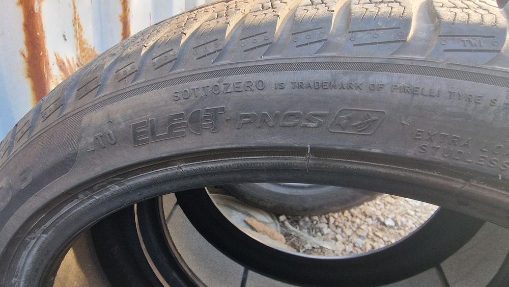 Anvelope 255/40R20 marca Pirelli, M +S,DOT 2021,6.5 mm