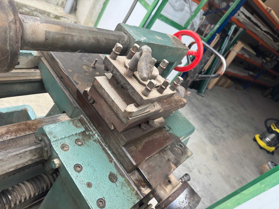 Универсален струг СУ 400 – ЗММ Сливен, работещ + ножове и аксесоари