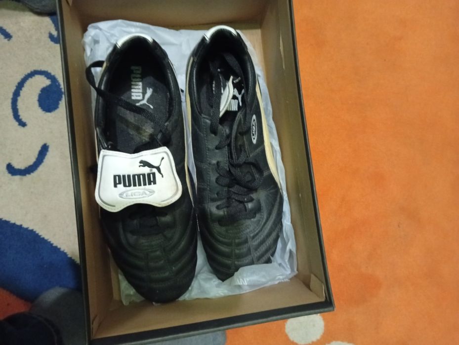 Vând pereche de crampoane