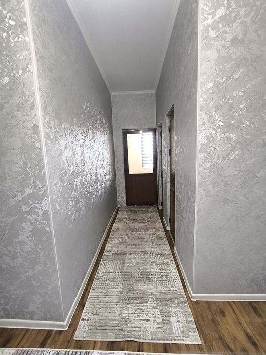 Kvartira sotiladi holati yangi evroremont qilingan 3-qavat.