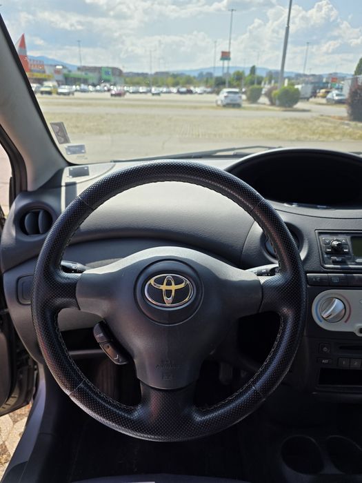 Toyota Yaris бензин