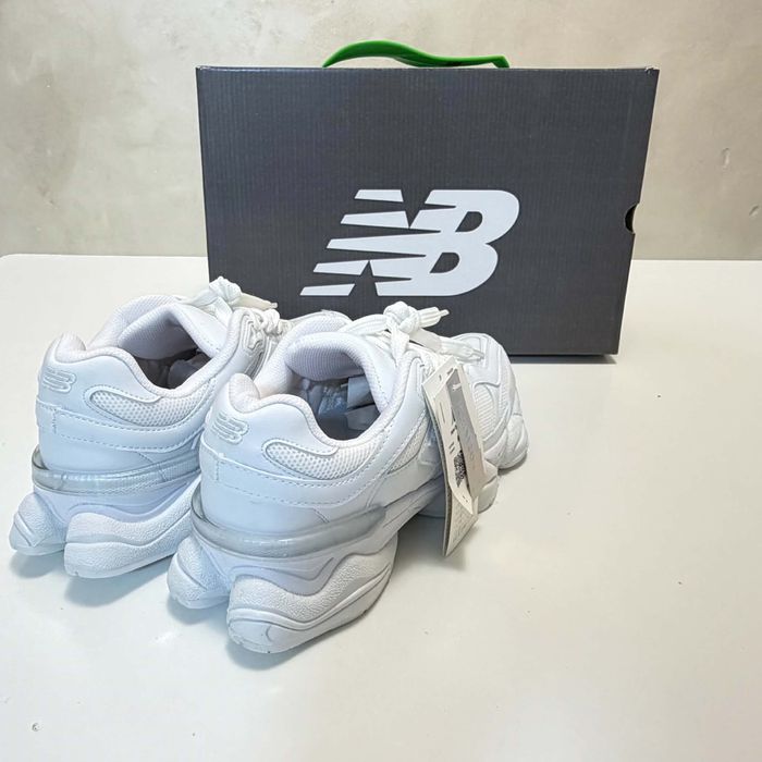 Adidasi New Balance 9060
