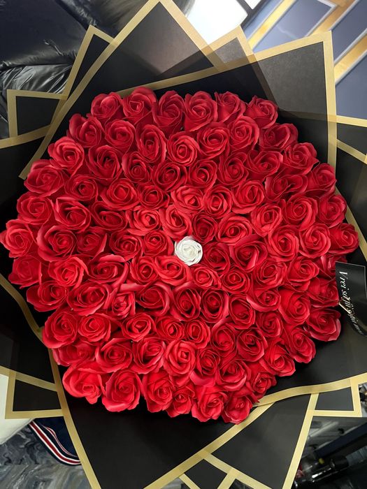 Buchet trandafiri sapun imperiali cu sclipici/ model personalizat