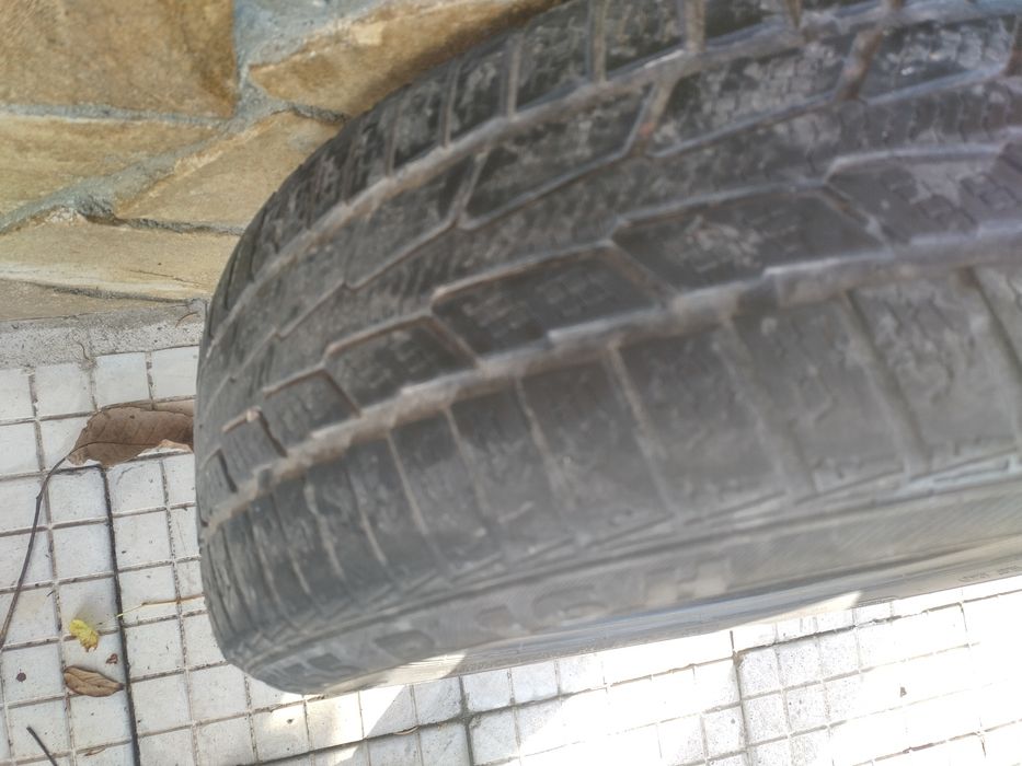 Гума зимна за резерва