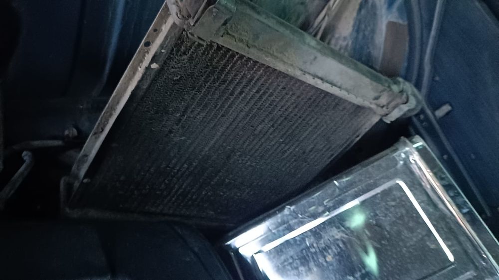 Радиатор 124 мерс 102 2.3