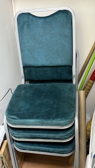 Продам Стол  и стулья