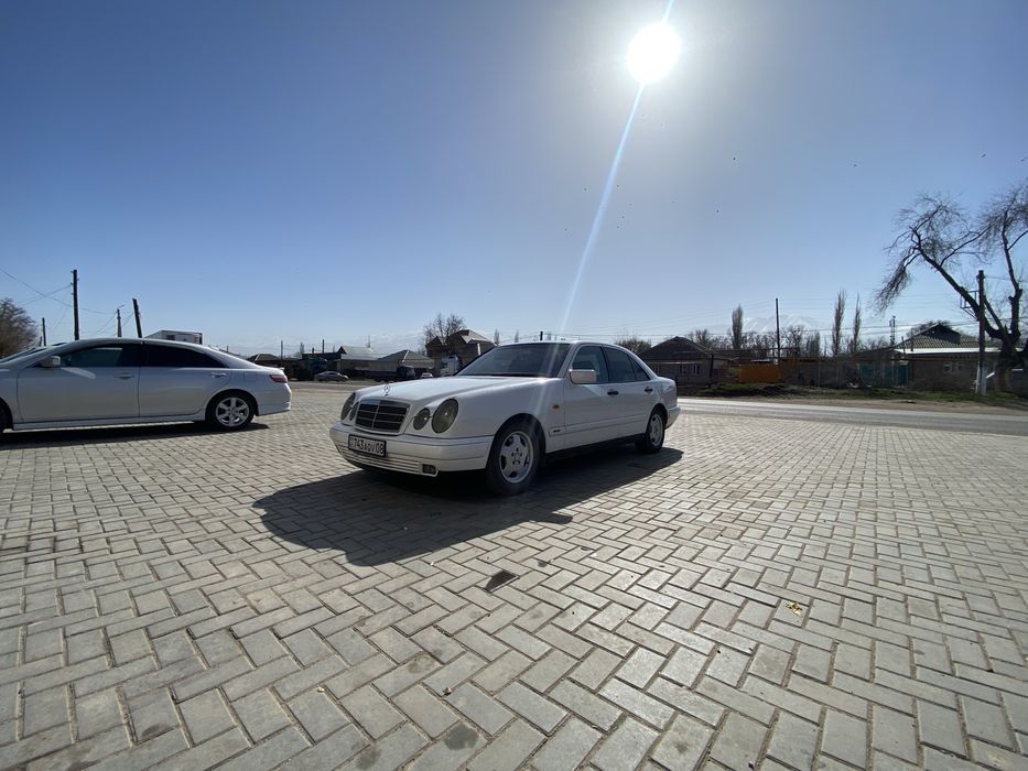 Мерседес E-class 1997 2.8бензин