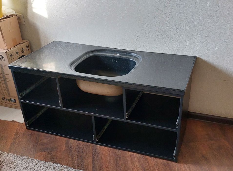 Умывальник из керамагранита с тумбой