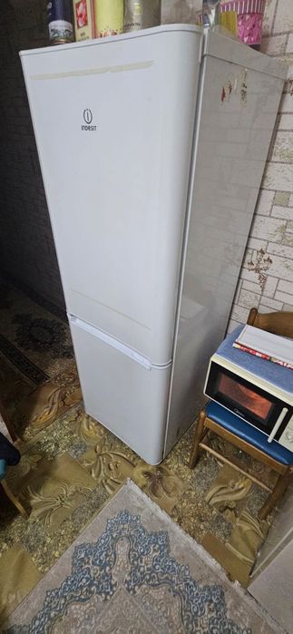 Продам холодильник