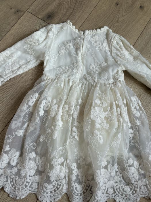 Платье белое, размер 110