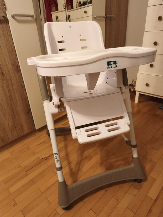 Подарявам стол за хранене