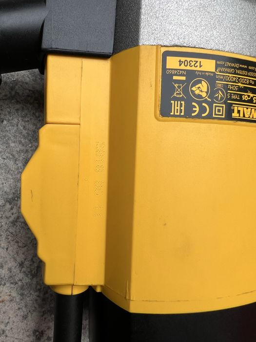Vand obar freza /freza lemn Dewalt DW 615 QS model 2018