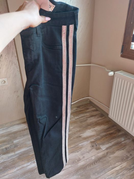 Дамски дънки черни и сини