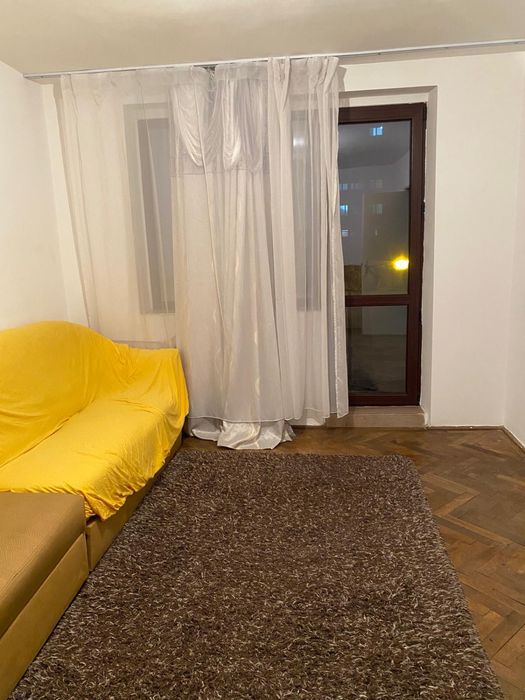 Inchiriere apartament 3 camere semidecomandat - Pitesti Craiovei
