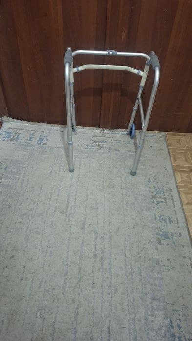 Ходунок для взрослых