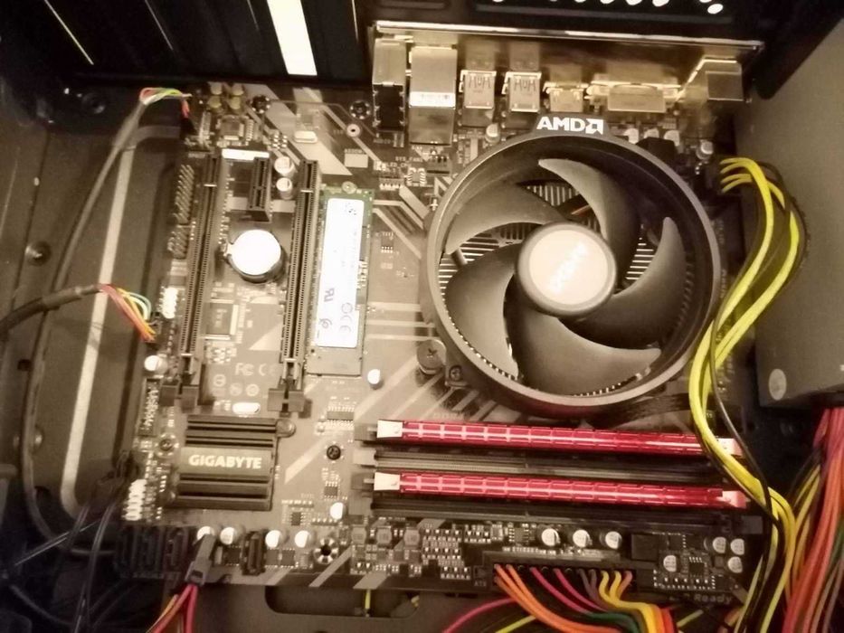 M2 NVMe folosit Samsung PM9 512GB PCI Express 3.0x4 3000MB/s  1500000h