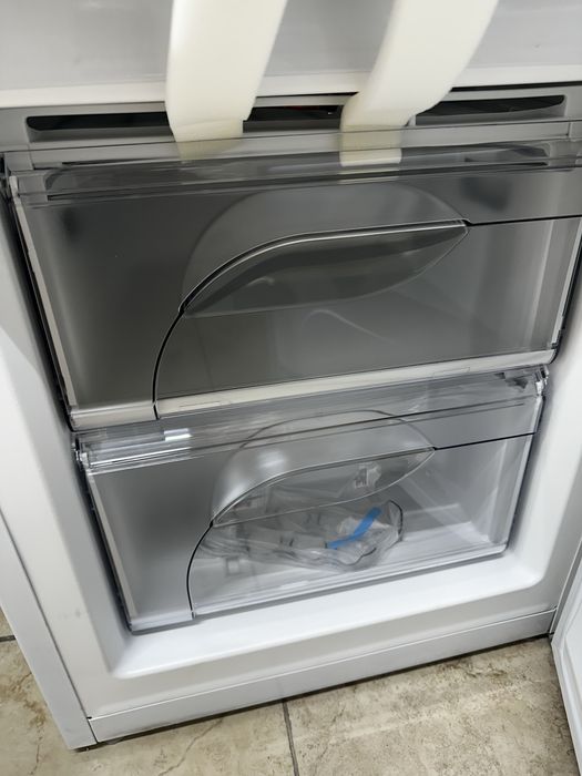 Ящик, панель, резина на холодильник