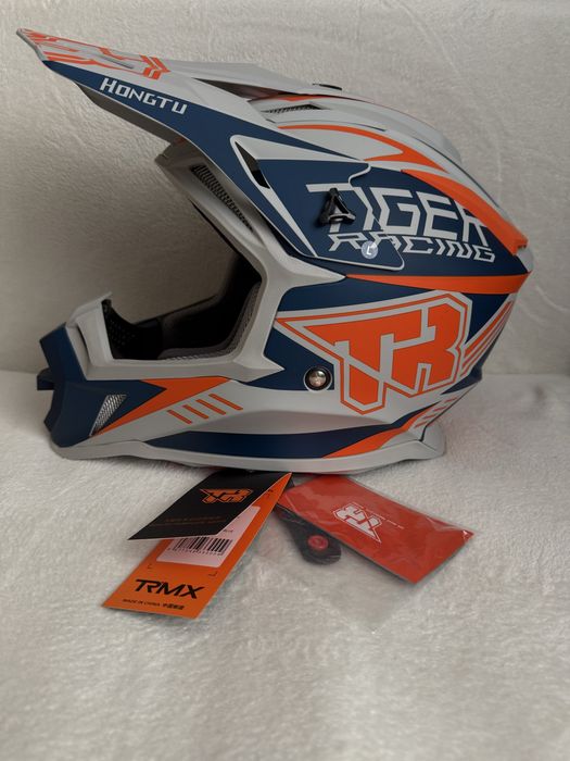 Каска и ръкавици Tiger racing