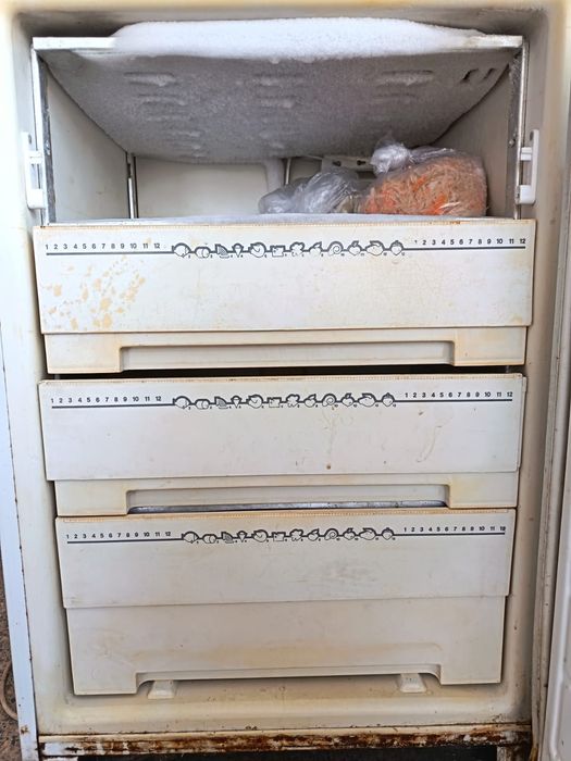 Продам морозильную камеру