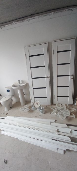 Есик унитаз рукамойка люстра