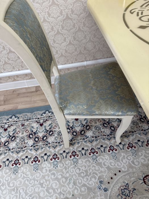 Продам 3-х метровый стол со стульями