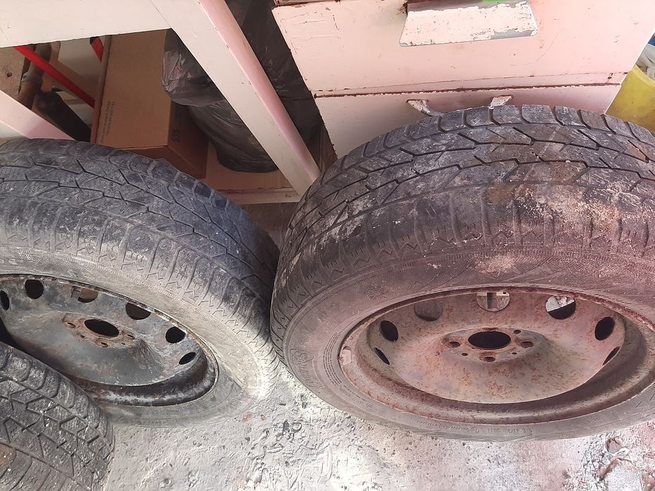 Roti R15 tabla cu cauciucuri iarna