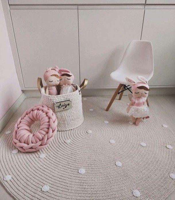 Вязанный ковёр в детскую